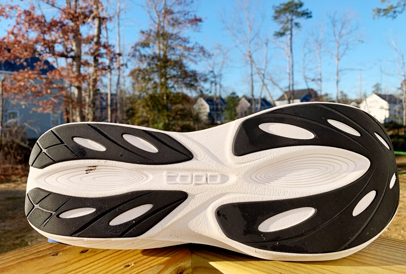 Topo Athletic Atmos Review: A Top Max Cushioned Trainer